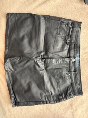 Black Faux Leather Mini Skirt - Sleek High-Waist Style